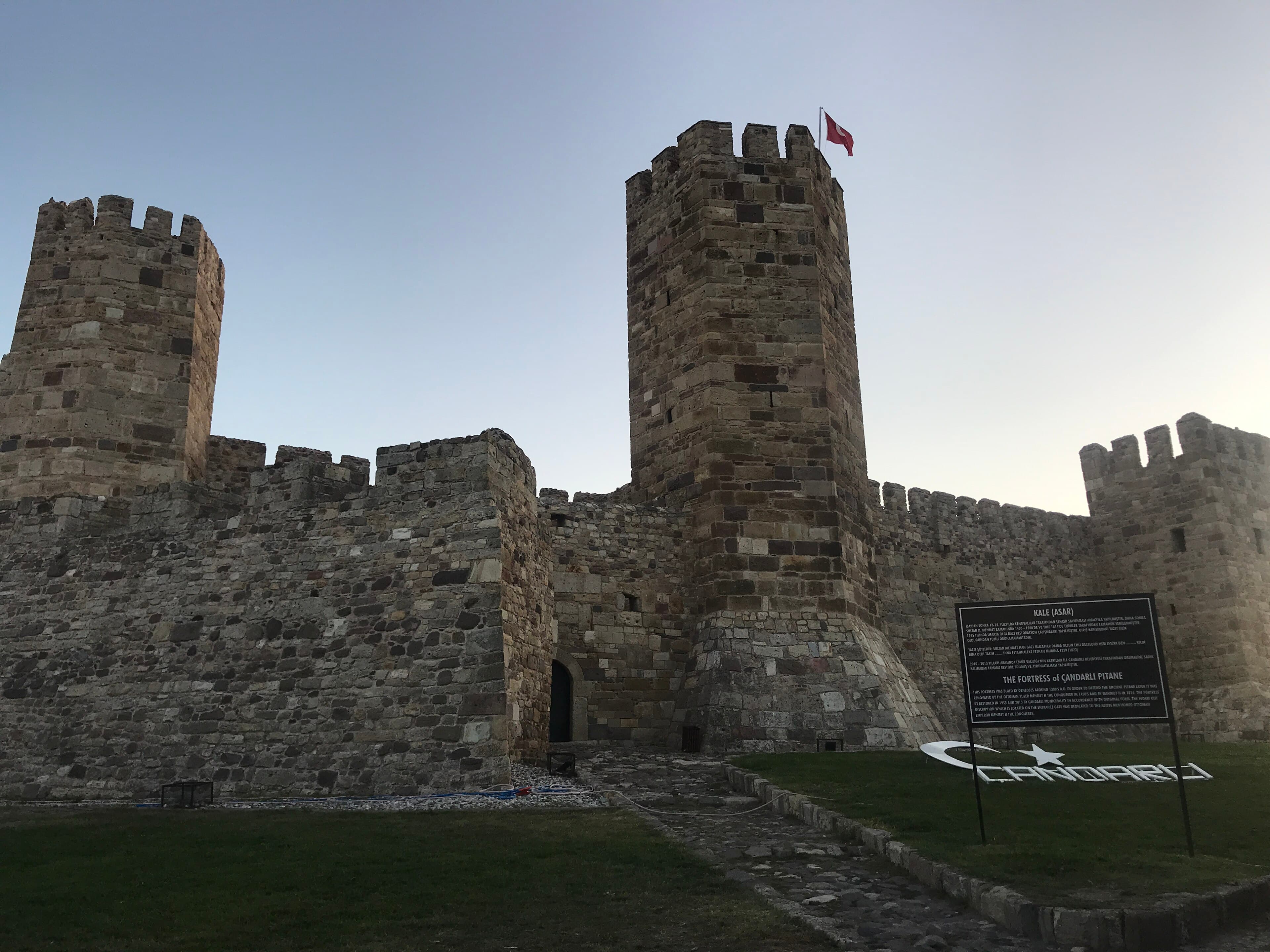 Çandarlı Castle