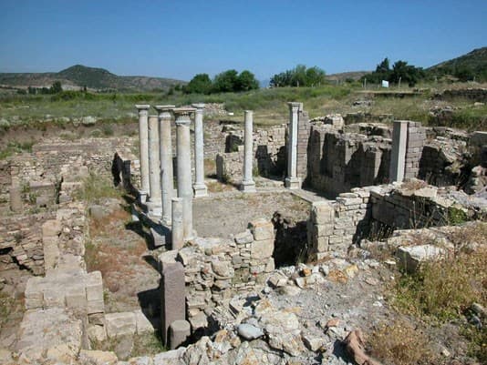 Allianoi, Helenistik Çağ'dan (MÖ 2. yüzyıl) sonra, Bergama'nın 18 kilometre kuzeydoğusunda kurulmuştur. Yüzyılda büyük ilerleme kaydeden Allianoi, "Sa